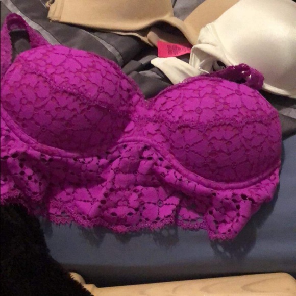 Bra Bundle size 32a/b all fit around the same size. two are 30b but fit same - Picture 10 of 13